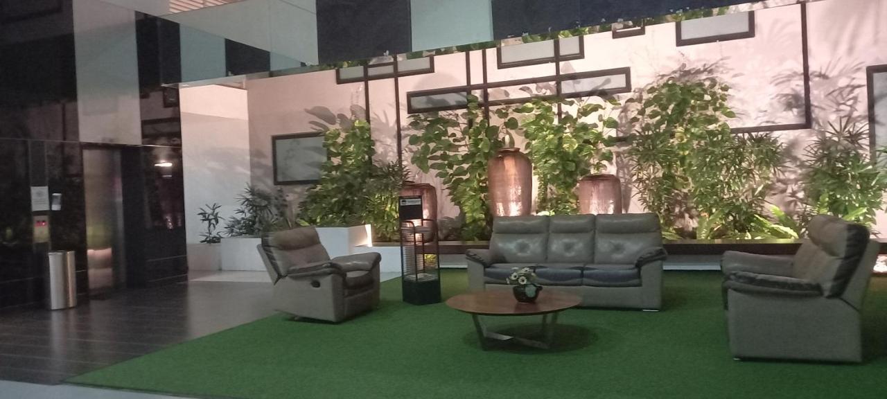 ג'והור בהרו Yemala Suites At Skyloft - Johor מראה חיצוני תמונה