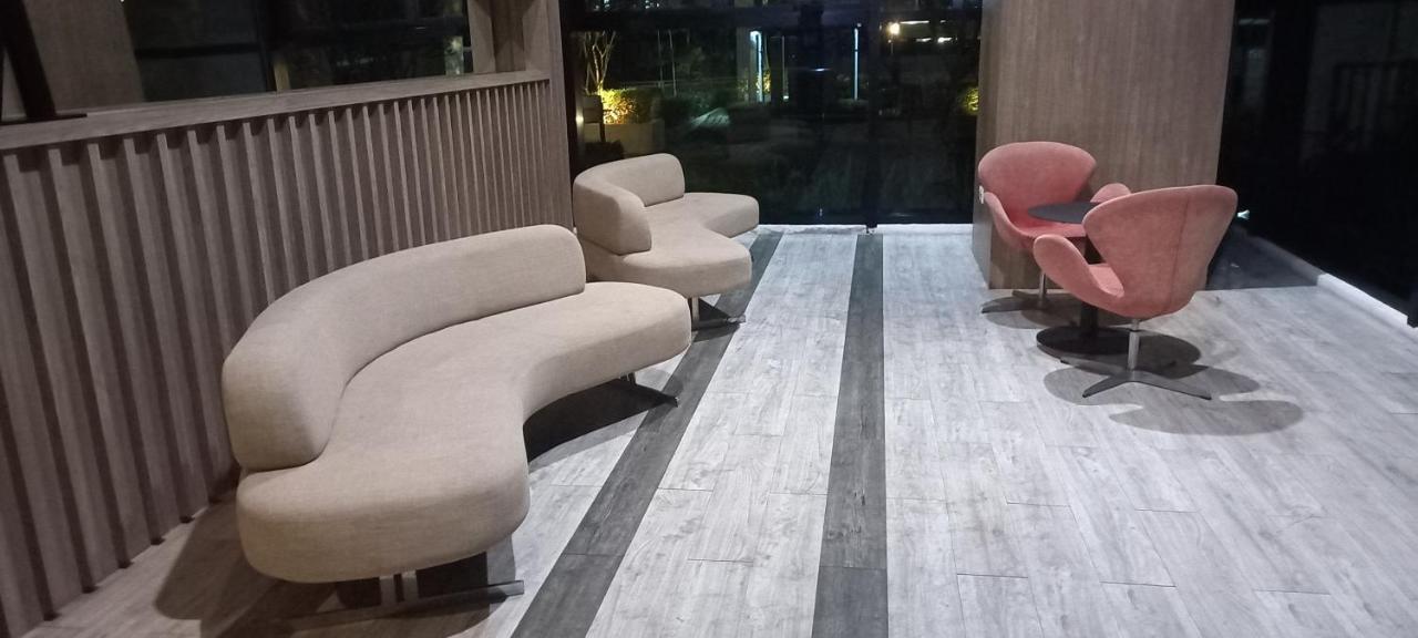 ג'והור בהרו Yemala Suites At Skyloft - Johor מראה חיצוני תמונה